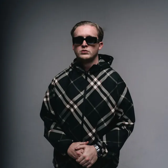 Max Dean artist photo