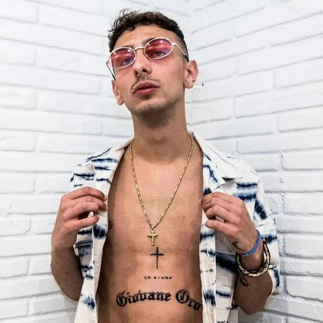 Random artist photo